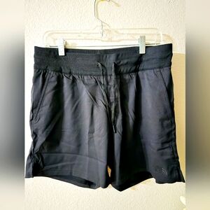 The NorthFace Medium shorts